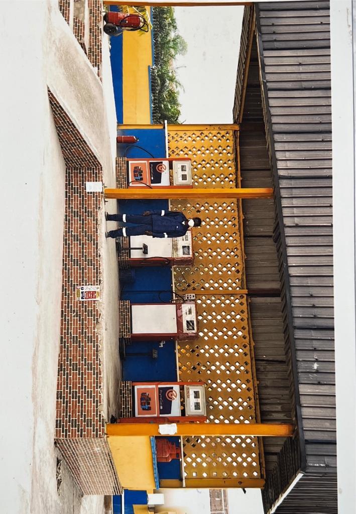 Calibrated dispensing bay